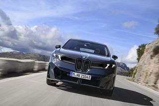 Za volantem BMW iX3: Neue Klasse přináší nový standard s českou stopou - Novinky